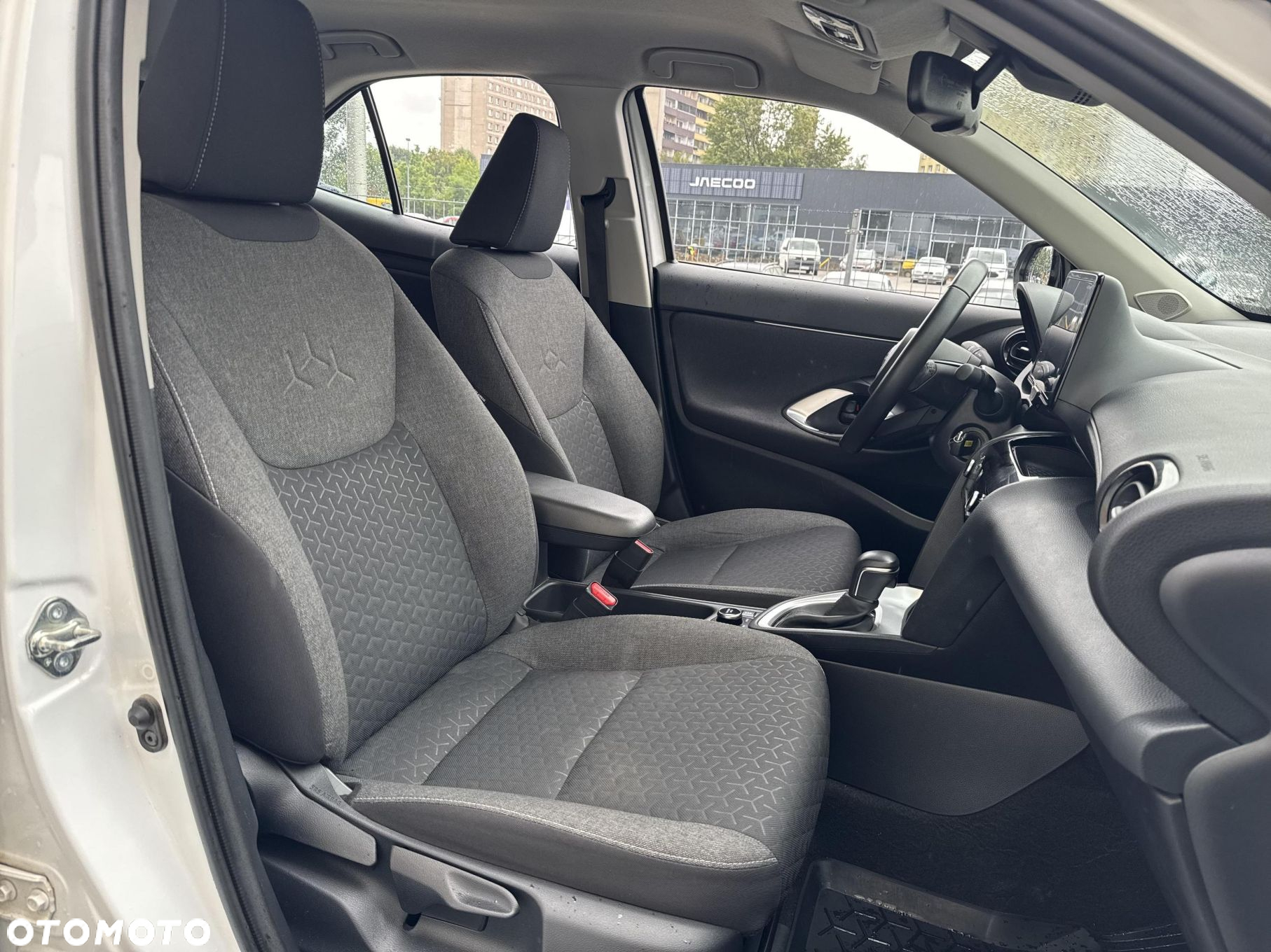 Toyota Yaris Cross Hybrid 1.5 Comfort 4x4 - 20