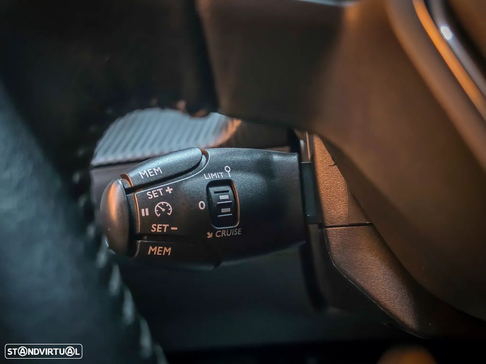 Peugeot 208 1.2 PureTech Allure Pack EAT8 - 36