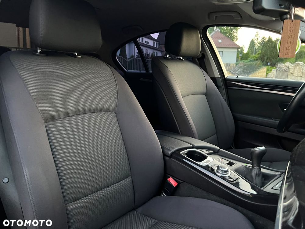 BMW Seria 5 520d Luxury Line - 26