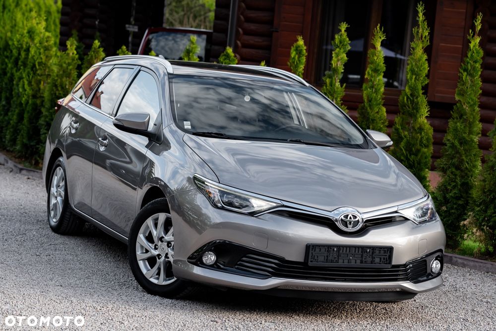 Toyota Auris 1.6 D-4D Comfort - 4