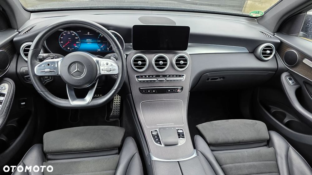 Mercedes-Benz GLC 300 d 4Matic 9G-TRONIC AMG Line - 14