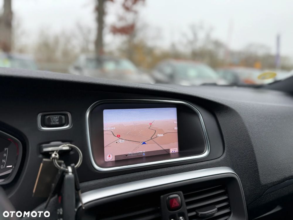 Volvo V40 D3 Drive-E R-Design Momentum - 26