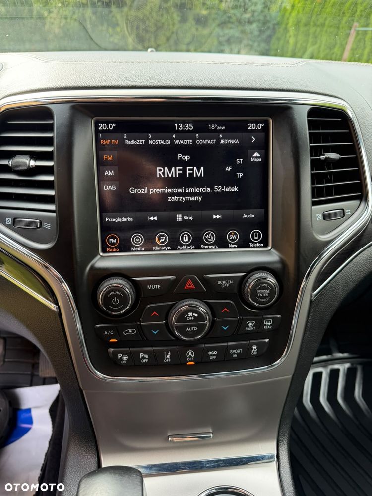 Jeep Grand Cherokee - 12