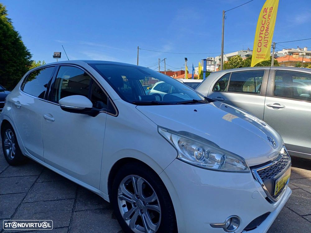 Peugeot 208 82 VTI Allure - 4