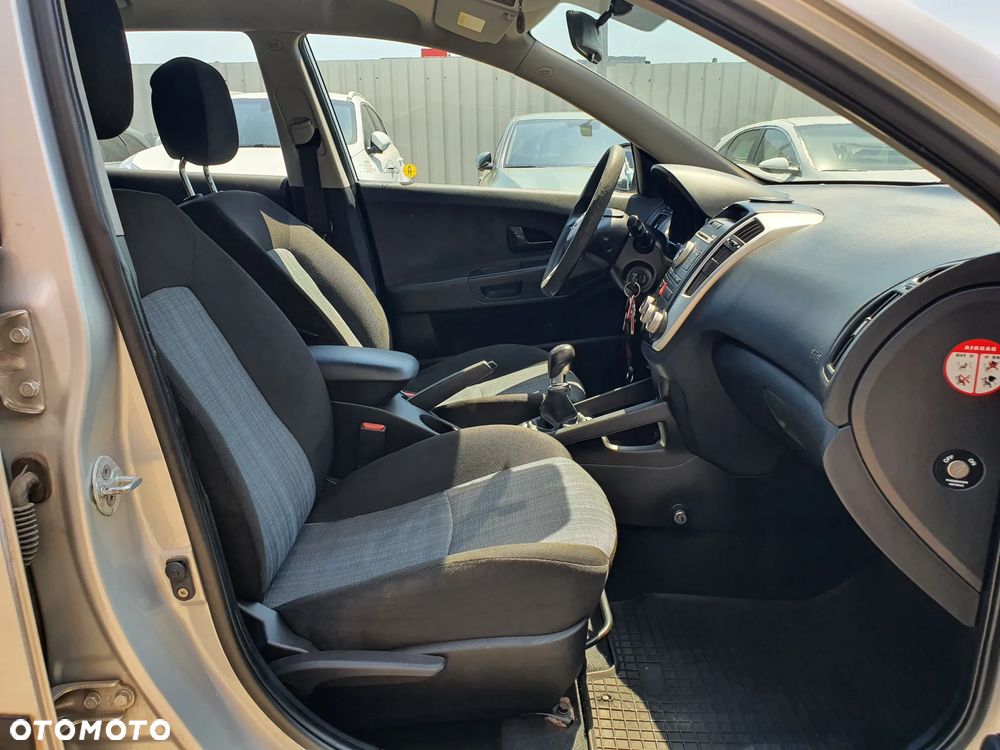 Kia Ceed 1.6 M - 12