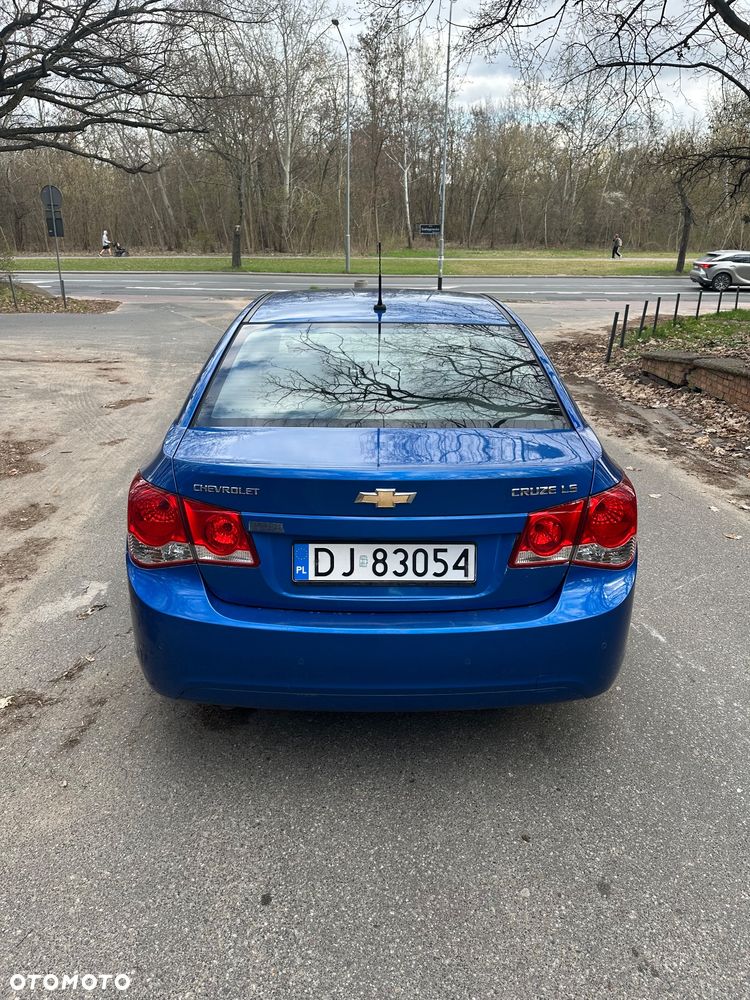 Chevrolet Cruze 1.6 LS - 4