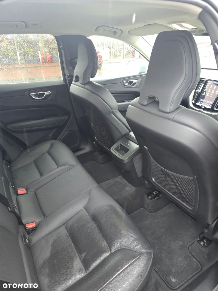 Volvo XC 60 B5 B AWD Ultimate Dark - 12