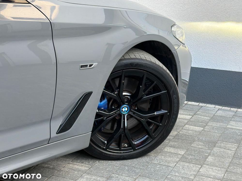 BMW Seria 5 530e PHEV M Sport - 16