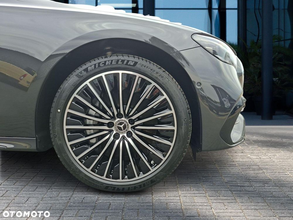 Mercedes-Benz Klasa E - 16