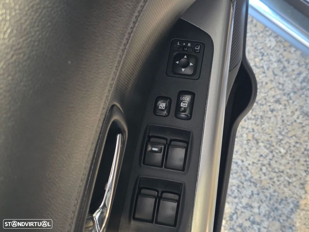 Mitsubishi Outlander 2.2 DI-D Instyle Navi - 9