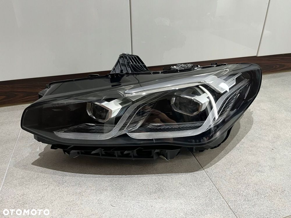BMW 2 Active Tourer U06 LAMPA PRZÓD LEWA 5A42247