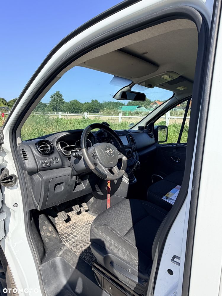 Opel Vivaro - 11
