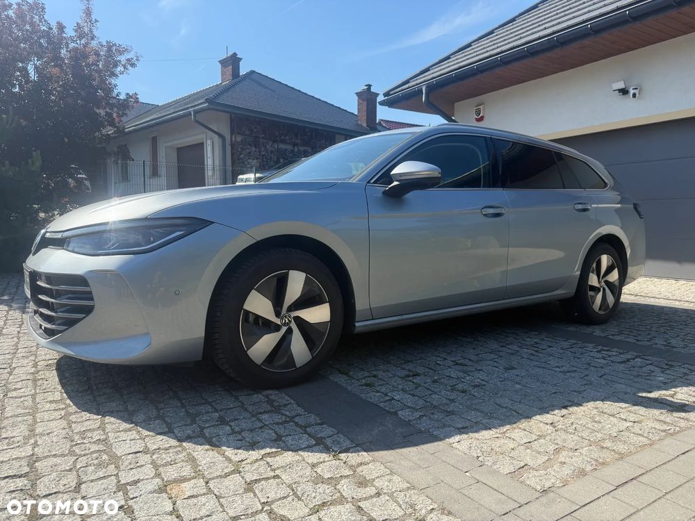Volkswagen Passat - 4