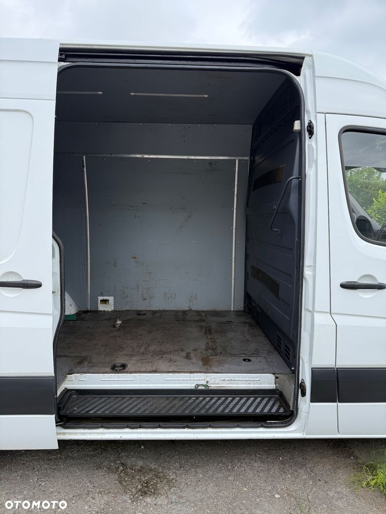 Mercedes-Benz Sprinter - 15