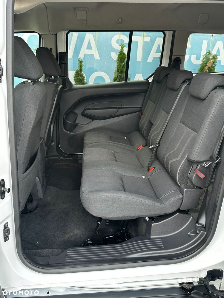 Ford Tourneo Connect Grand - 19