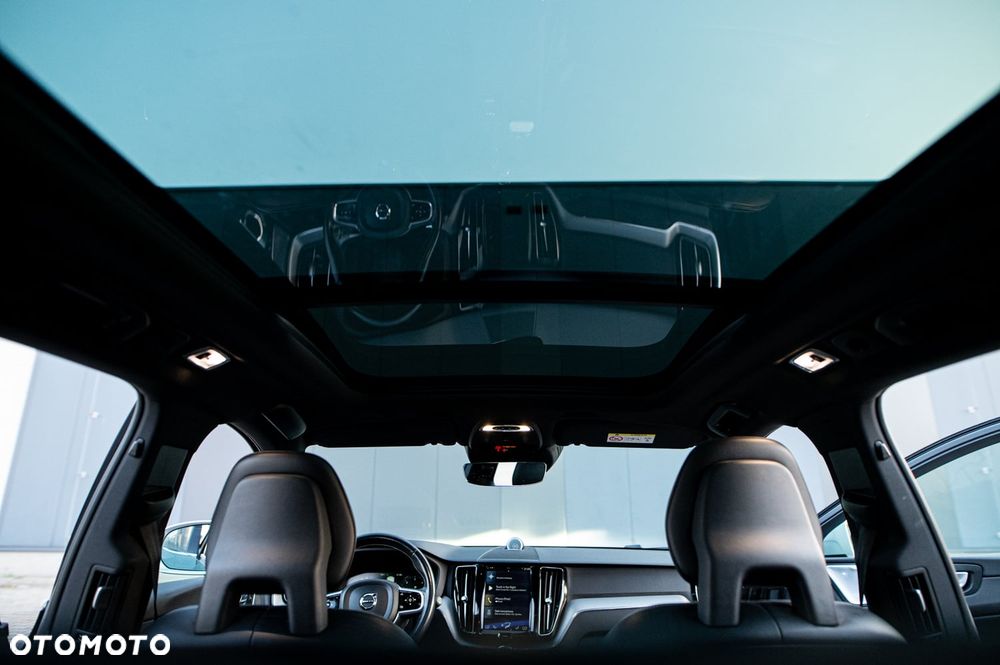 Volvo XC 60 D5 AWD Geartronic RDesign - 10