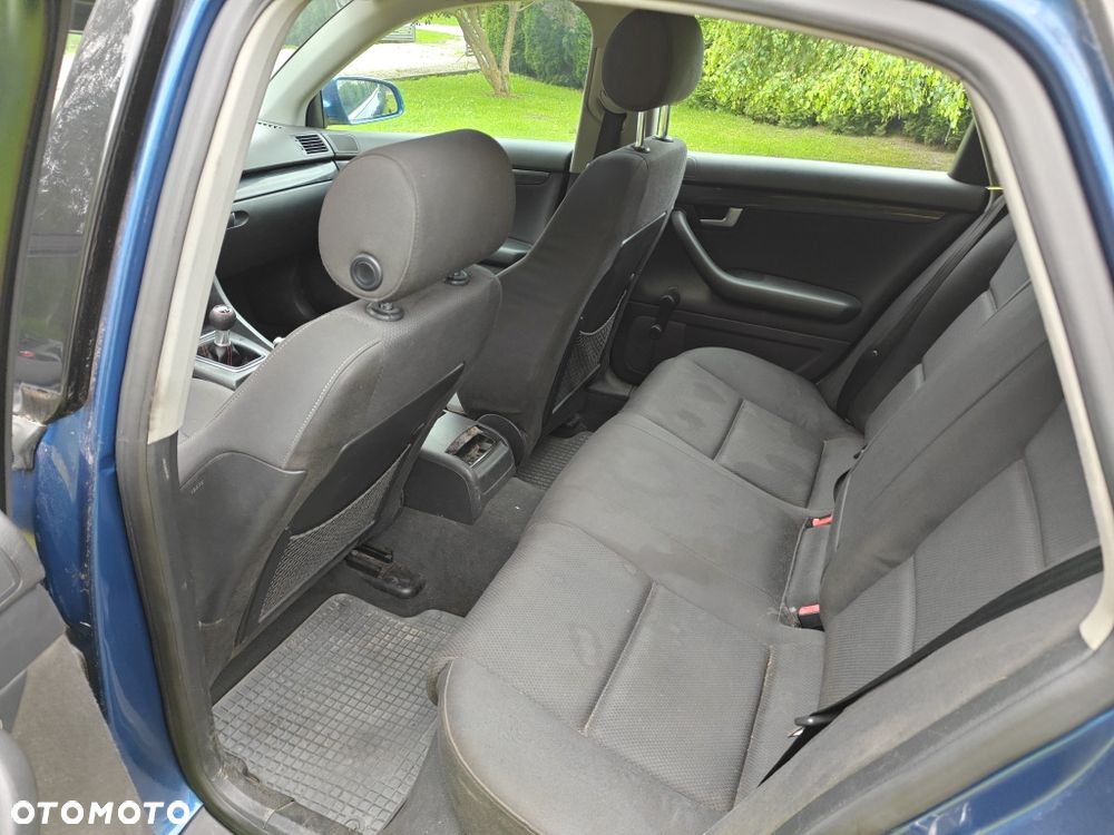Audi A4 Limousine - 8