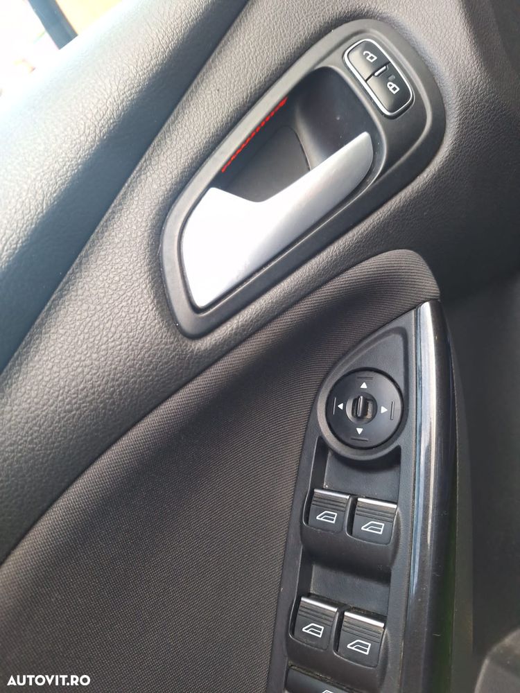 Ford Focus - 12
