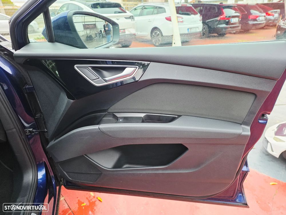 Audi Q4 e-tron 40 - 12