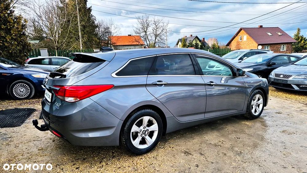 Hyundai i40 Kombi blue 1.6 Family+ - 13