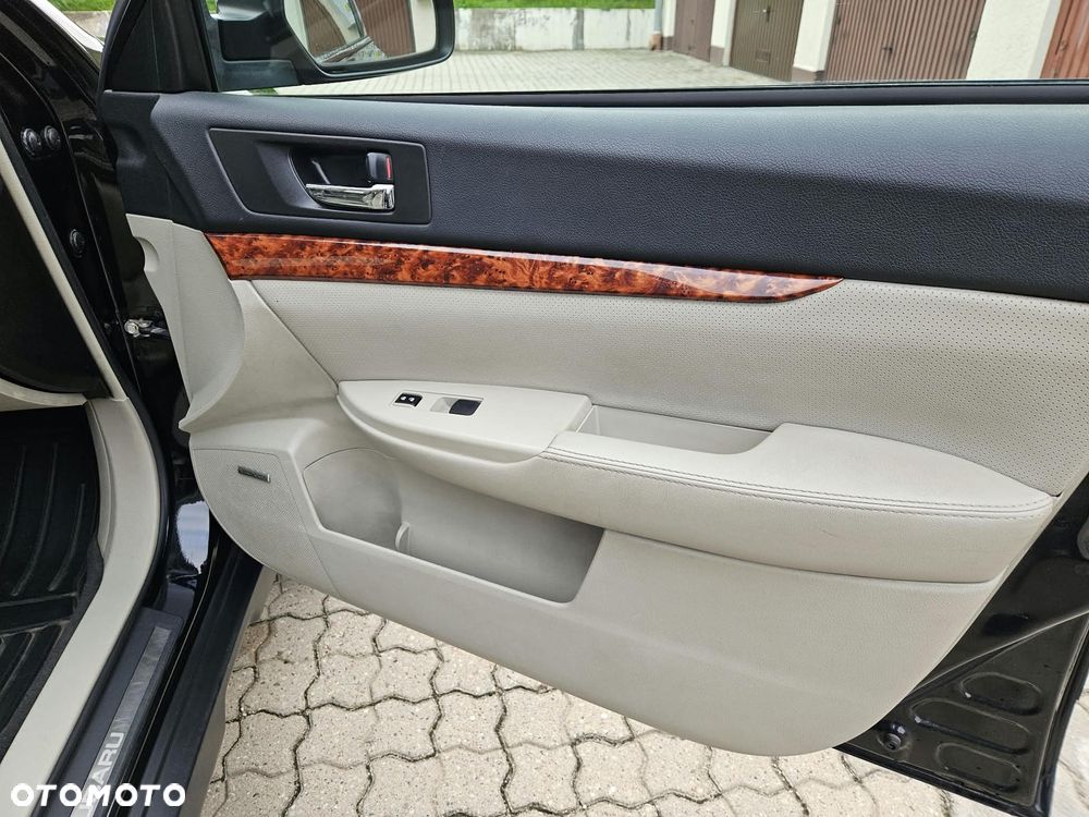 Subaru Outback - 11