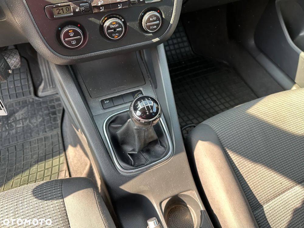 Volkswagen Jetta - 12