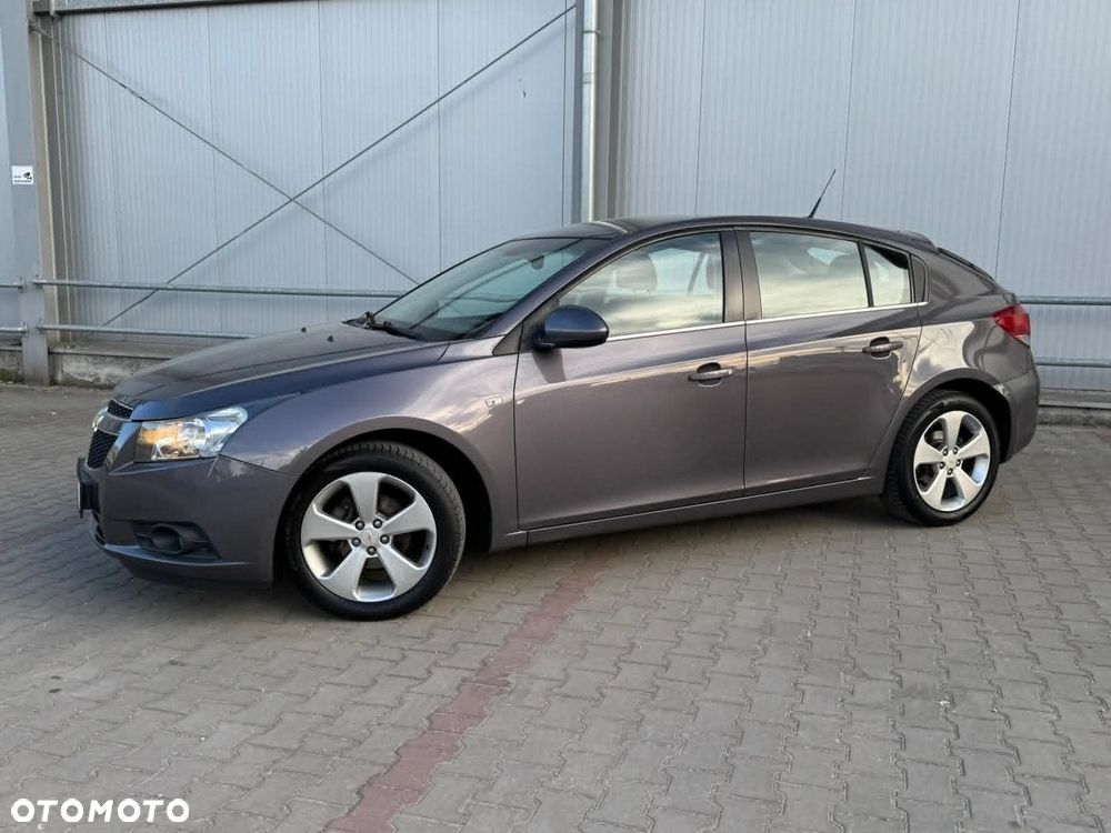 Chevrolet Cruze 1.8 LTZ - 18