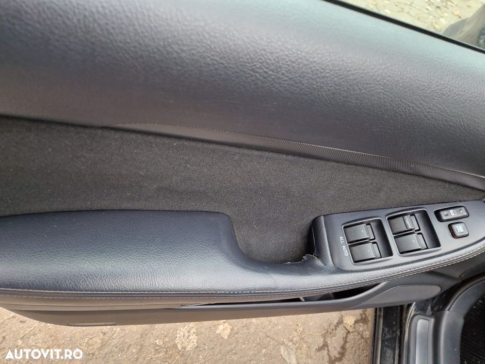 Toyota Avensis 2.0 D4D Sdn. Terra - 11