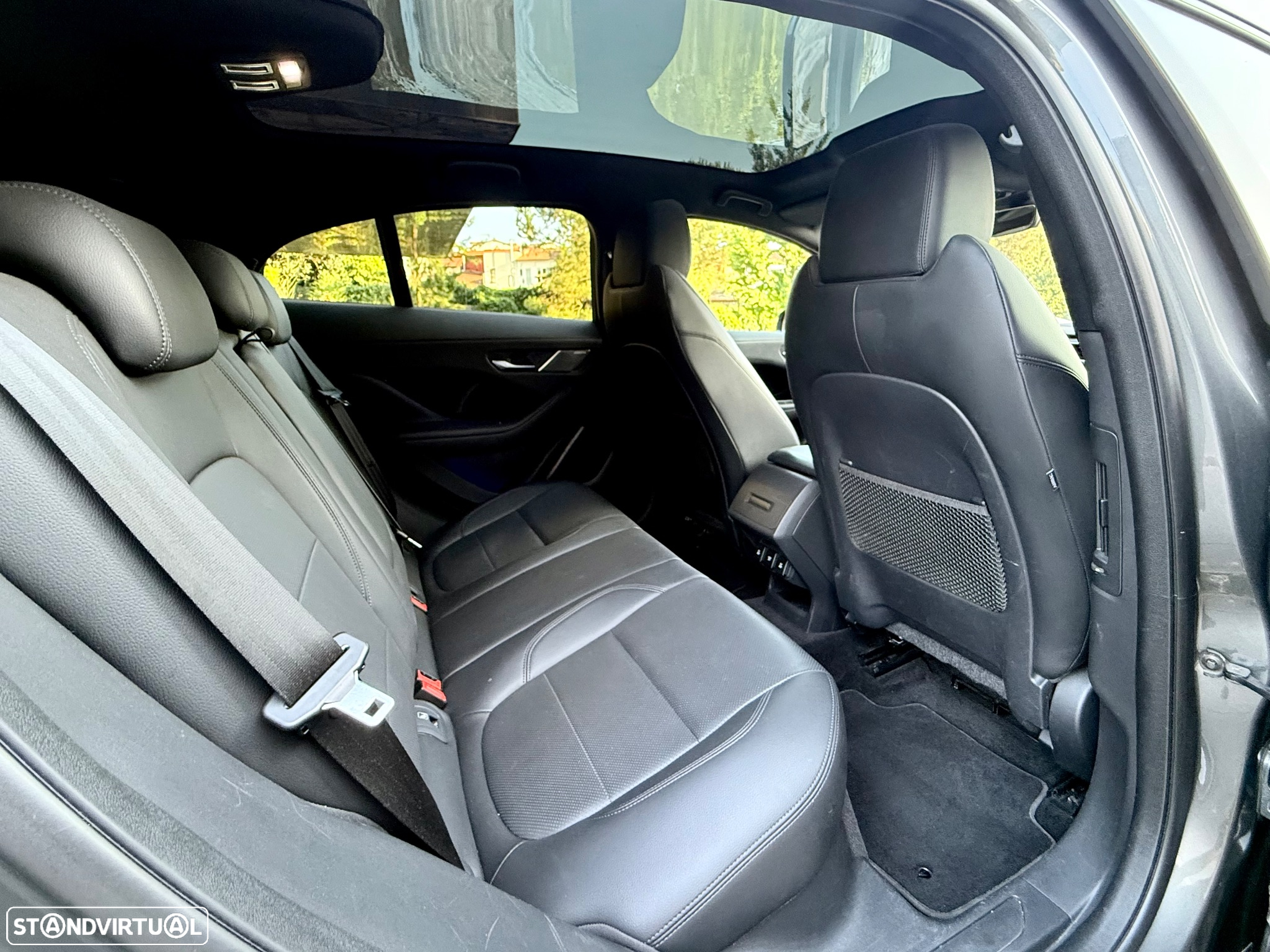 Jaguar I-Pace EV400 AWD S - 4