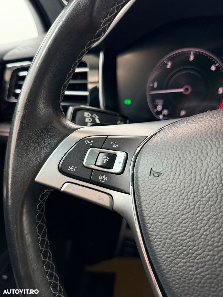 Volkswagen Touareg 3.0 V6 TDI 4Motion DPF Automatik R-Line - 28