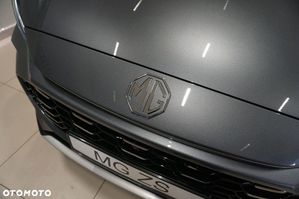 MG ZS Hybrid+ - 8