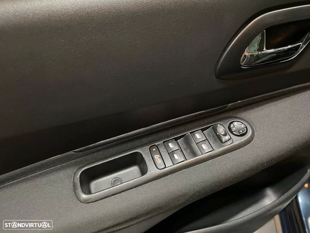 Peugeot 3008 1.6 HDi Allure - 15