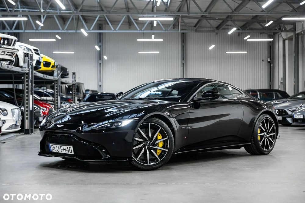 Aston Martin Vantage - 2