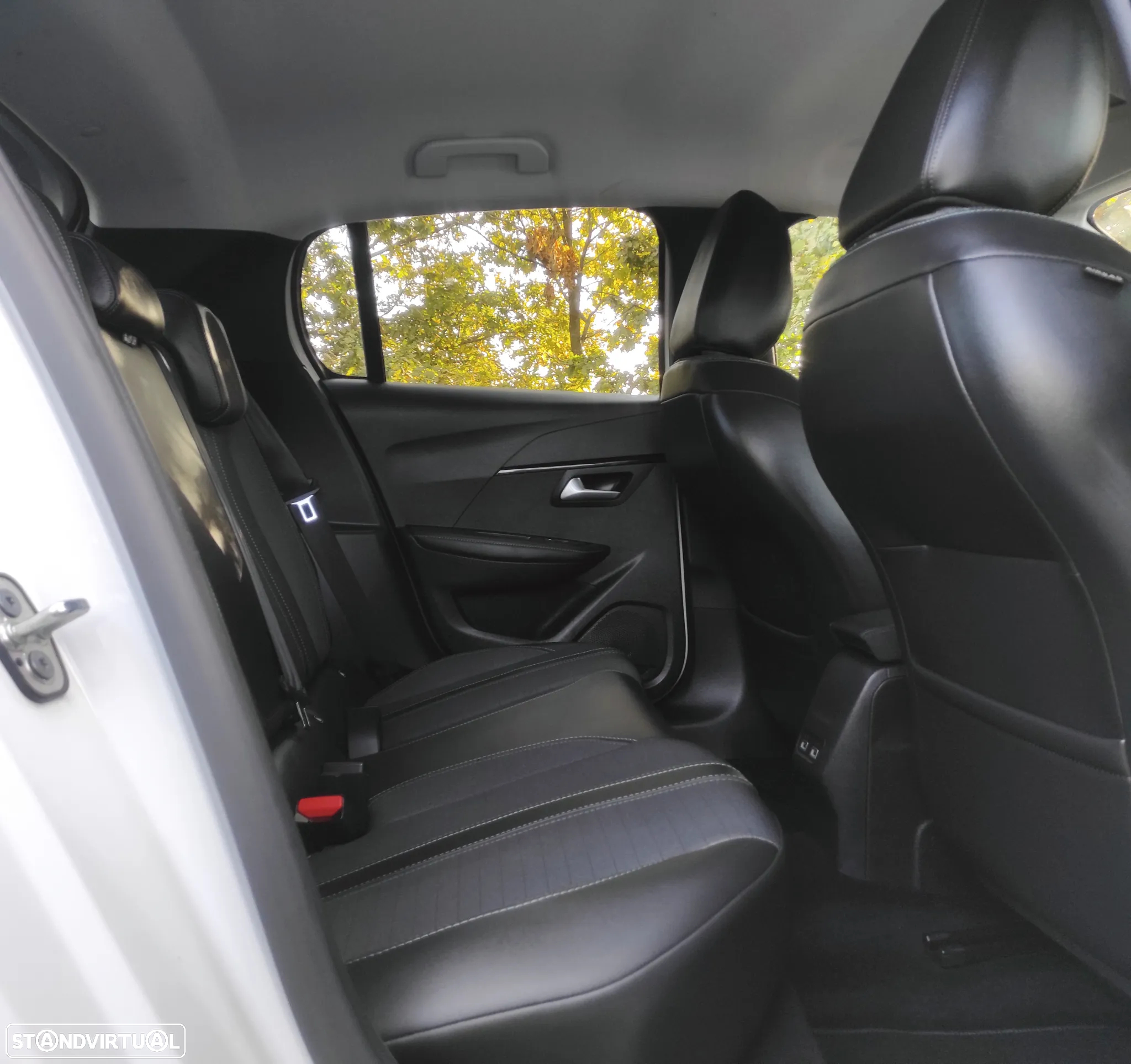 Peugeot 208 1.2 PureTech Allure Pack - 25