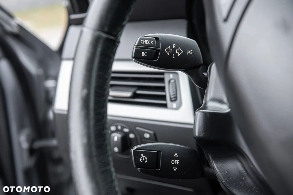 BMW Seria 5 525i - 22