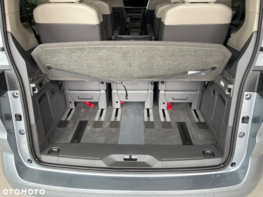 Volkswagen Multivan - 13