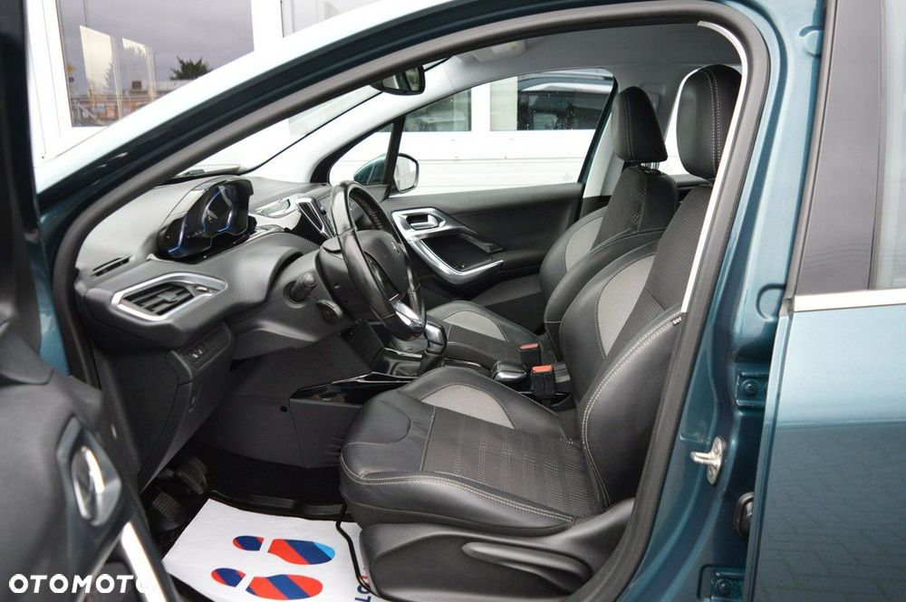 Peugeot 2008 1.2 Pure Tech Style EU6 - 17