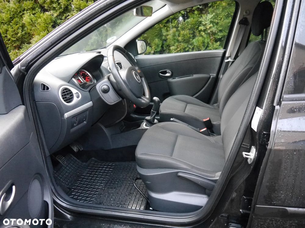 Renault Clio 1.2 16V 75 Dynamique - 13