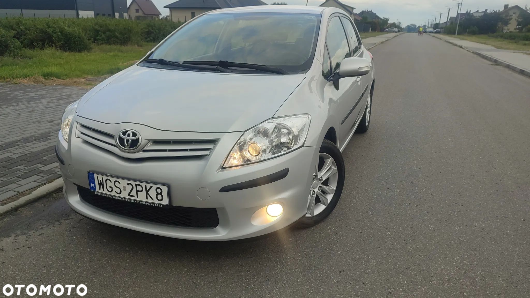 Toyota Auris 1.6 Luna - 1