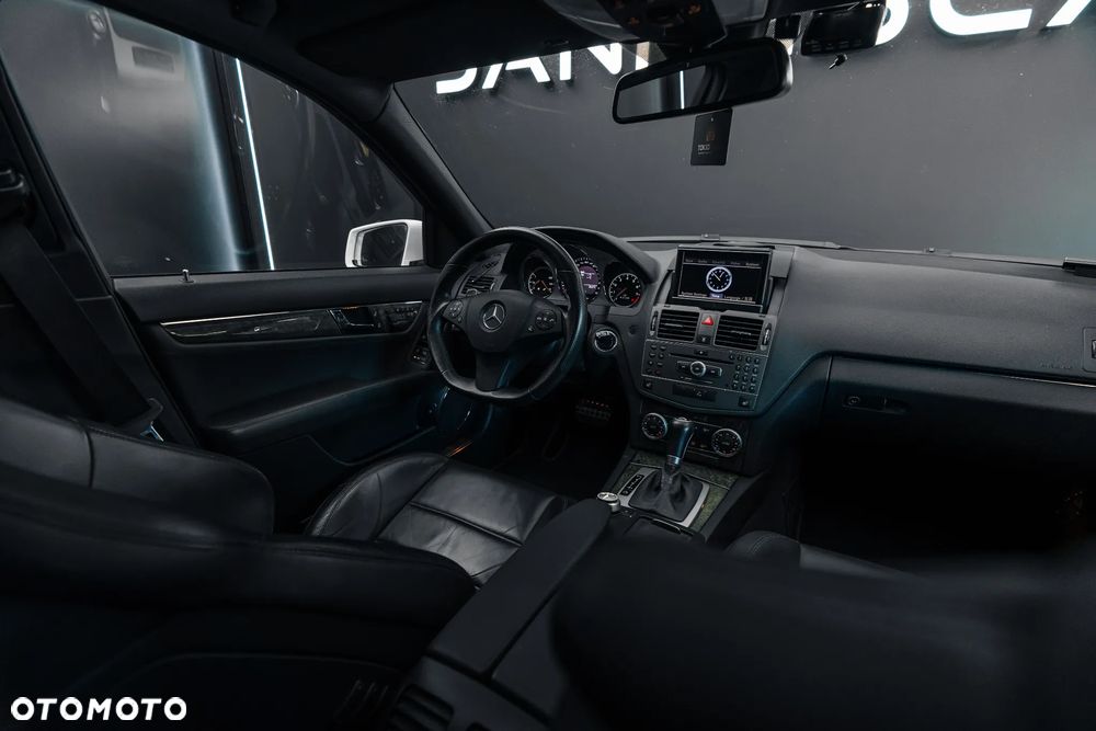 Mercedes-Benz Klasa C 63 AMG 7G-TRONIC - 24