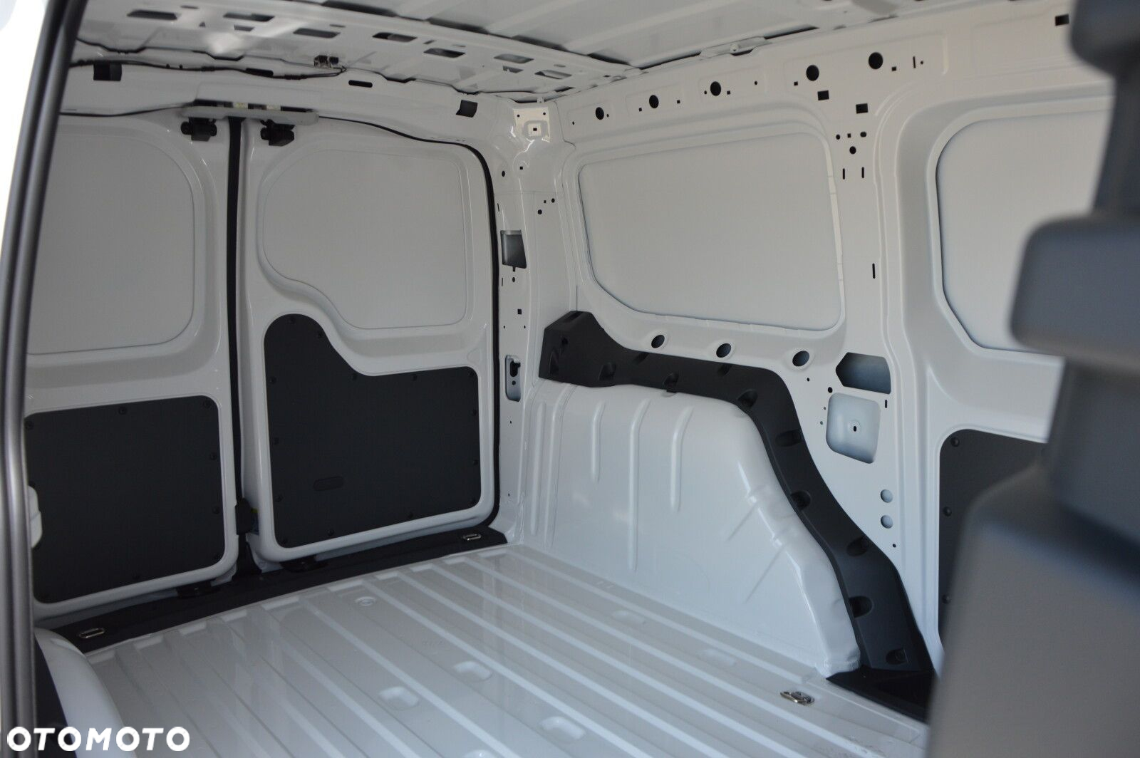 Volkswagen Caddy MAXI - 14