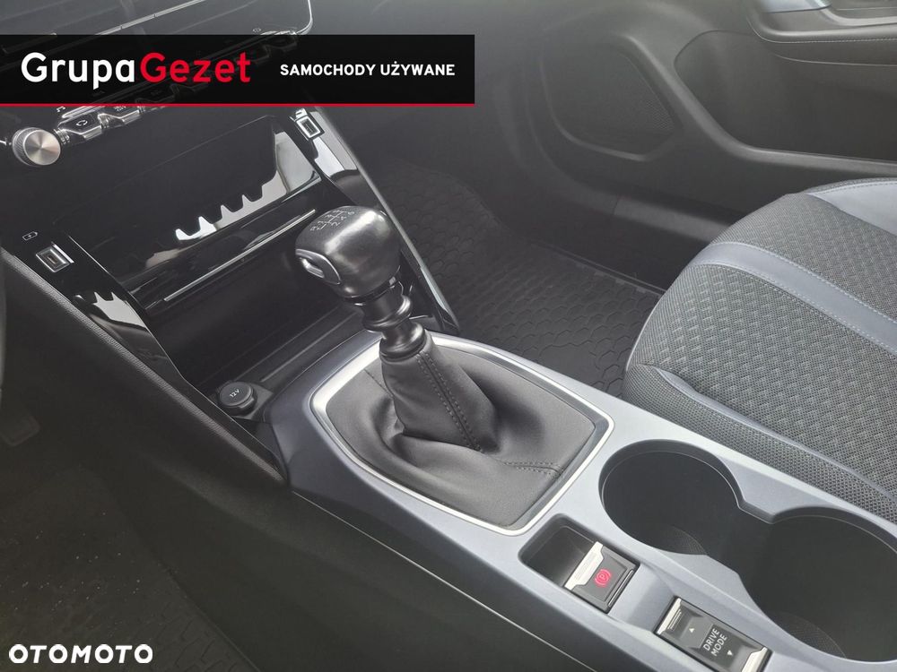 Peugeot 2008 - 9