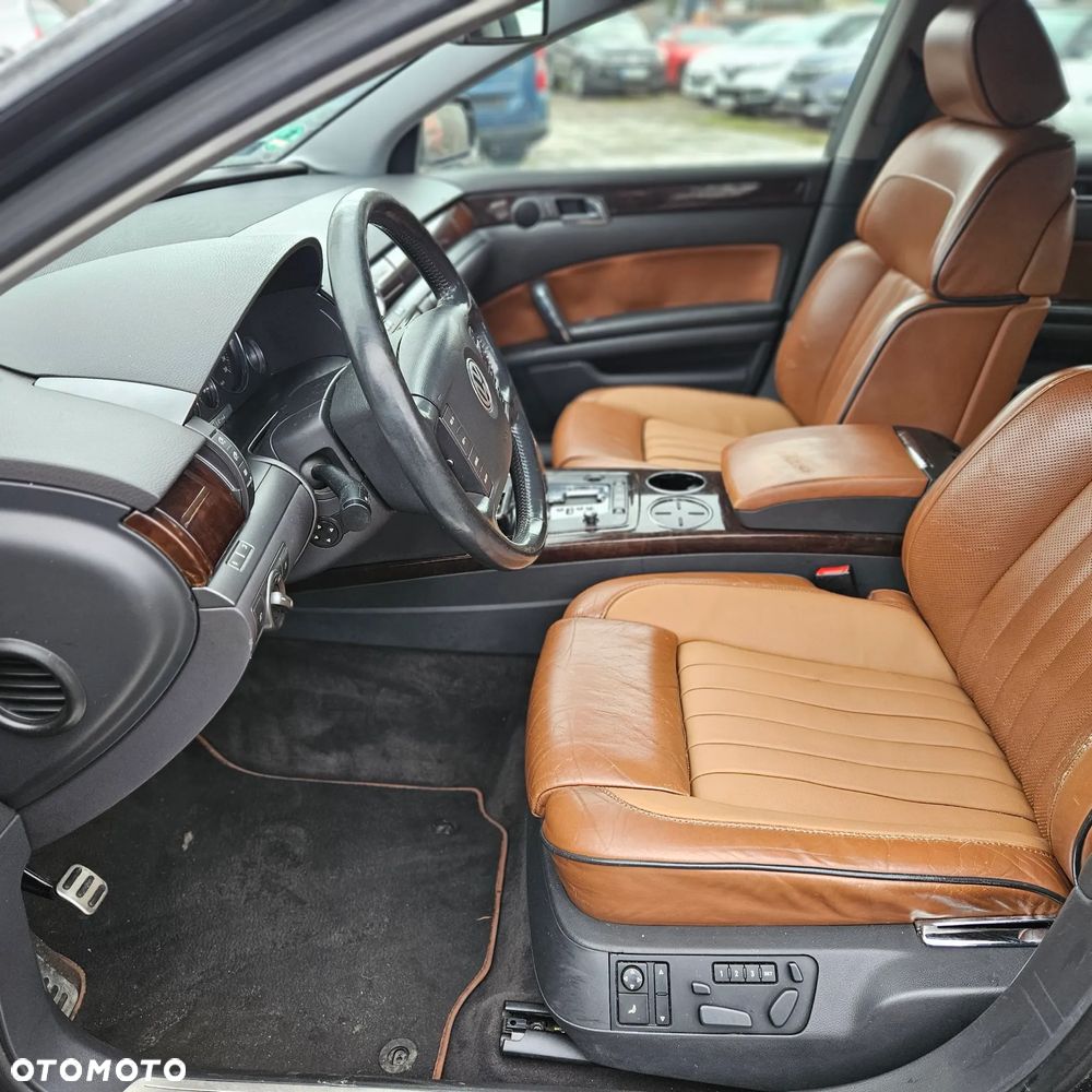 Volkswagen Phaeton - 13