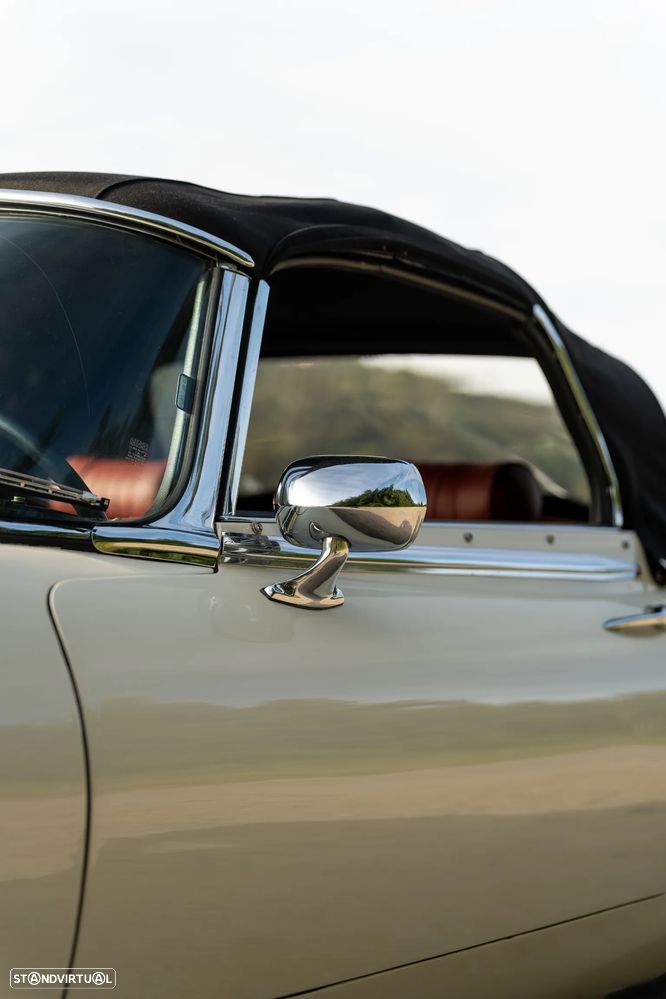 Jaguar E-Type - 40