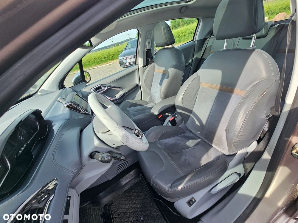 Peugeot 208 - 7