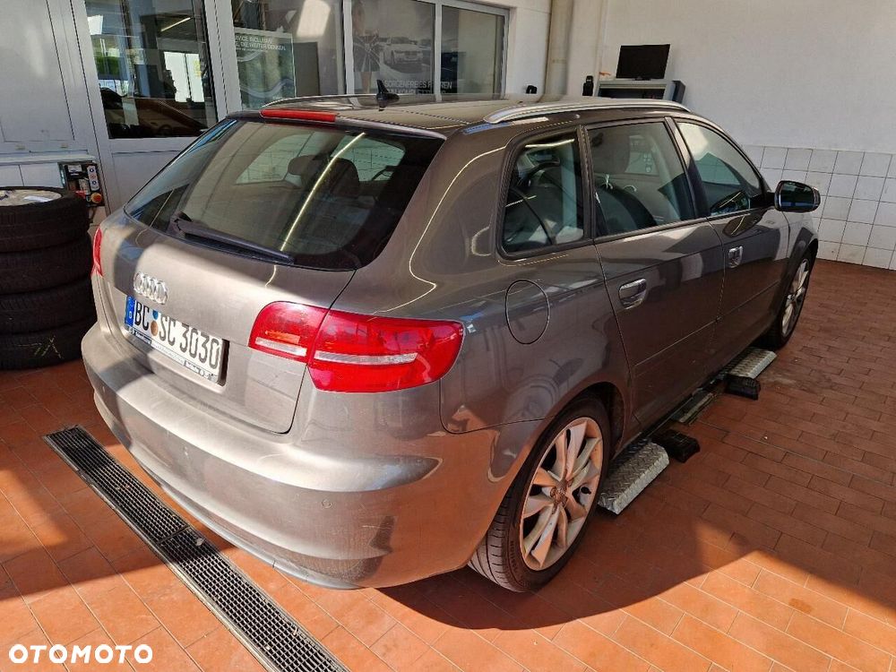 Audi A3 Sportback 2.0 TDI Ambition - 2