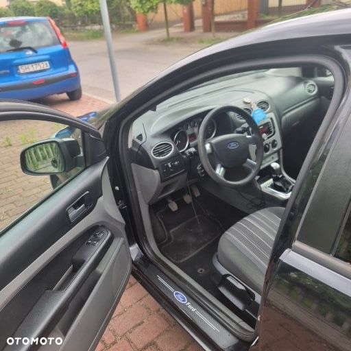 Ford Focus 1.8 TDCi Ambiente - 8