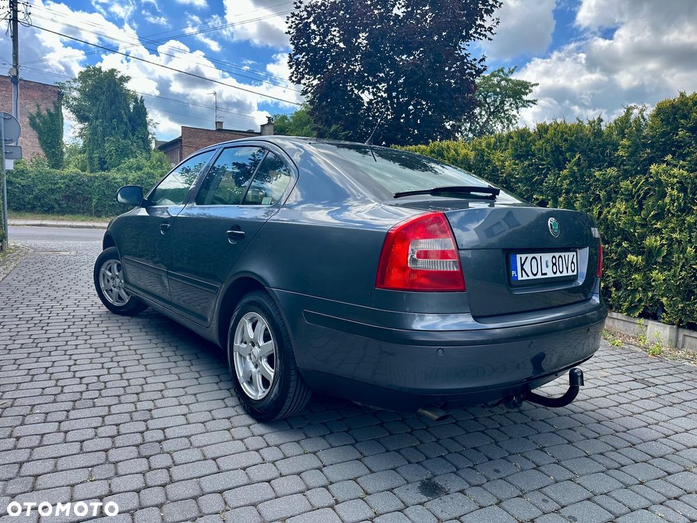 Skoda Octavia 1.6 Ambition - 9