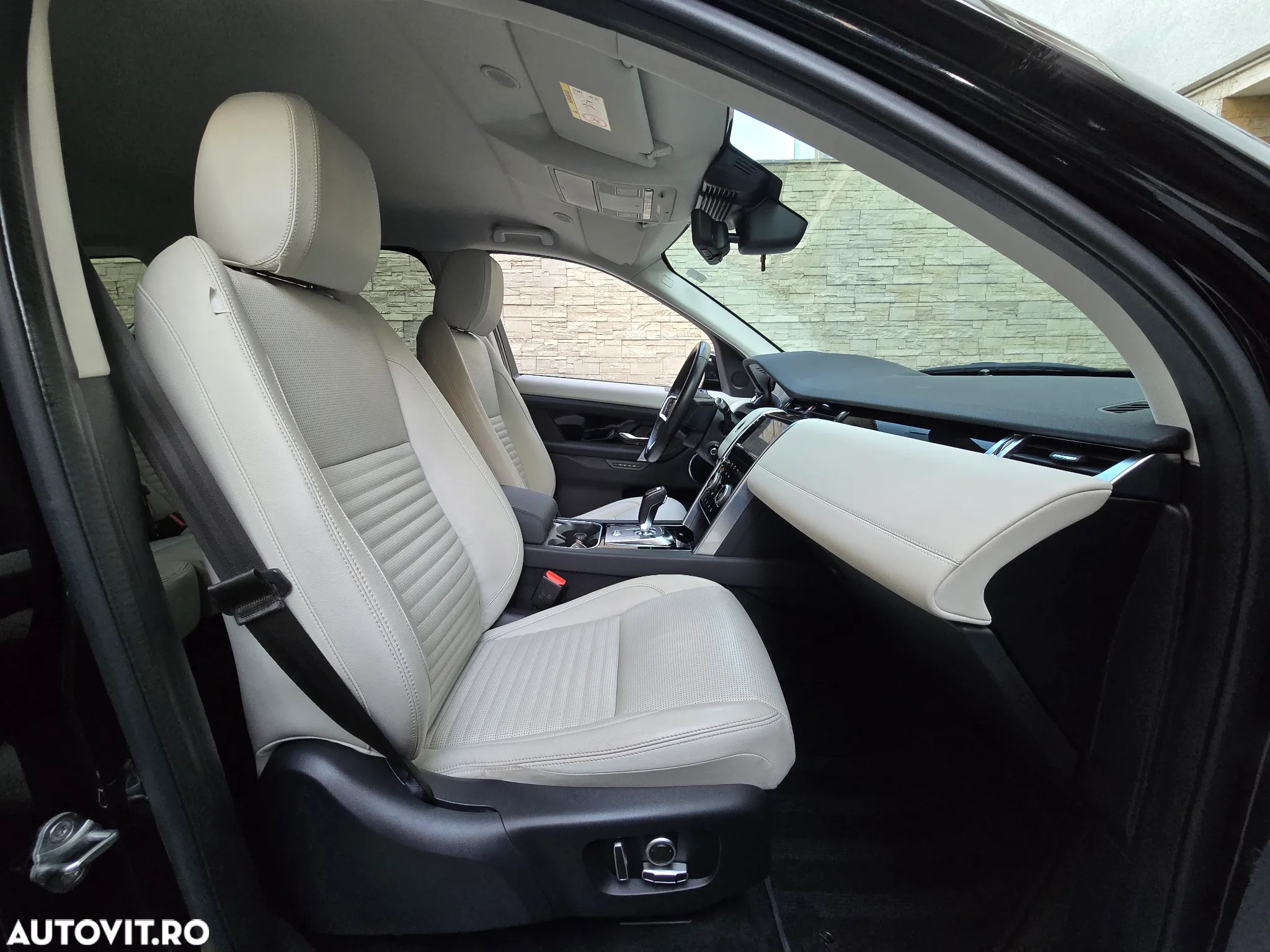 Land Rover Discovery Sport 2.0 D200 R-Dynamic MHEV SE - 15