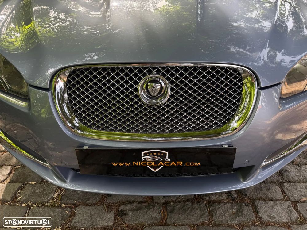 Jaguar XF 2.7 D V6 Premium Luxury - 12